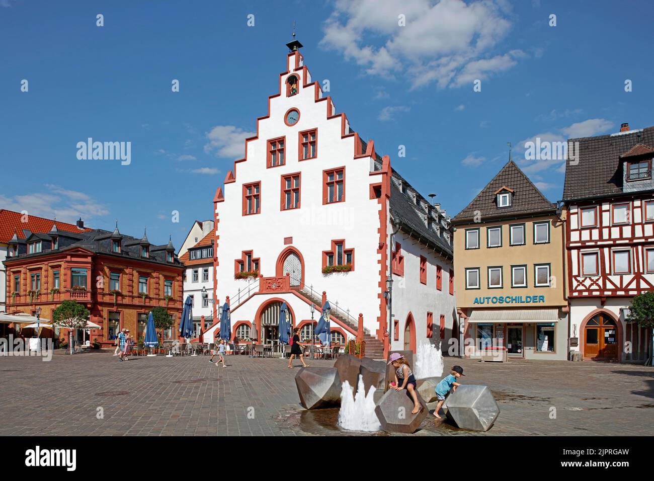 Place du marché, hôtel de ville, fontaine, Karlstadt am main, Bavière, Allemagne Banque D'Images