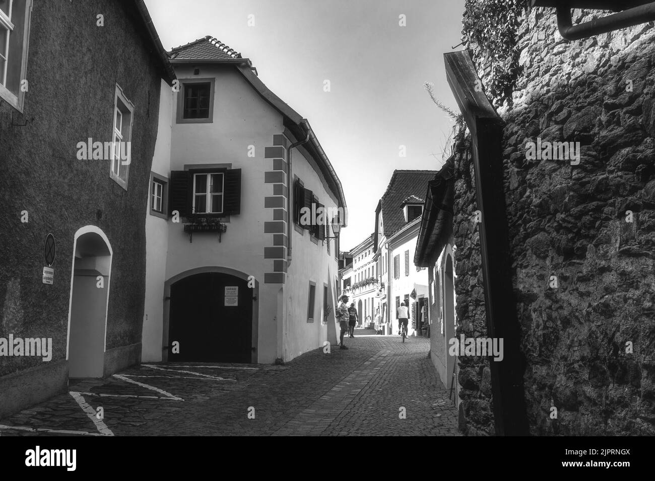 Rue dans le village de Durnstein. Wachau, Autriche. Banque D'Images