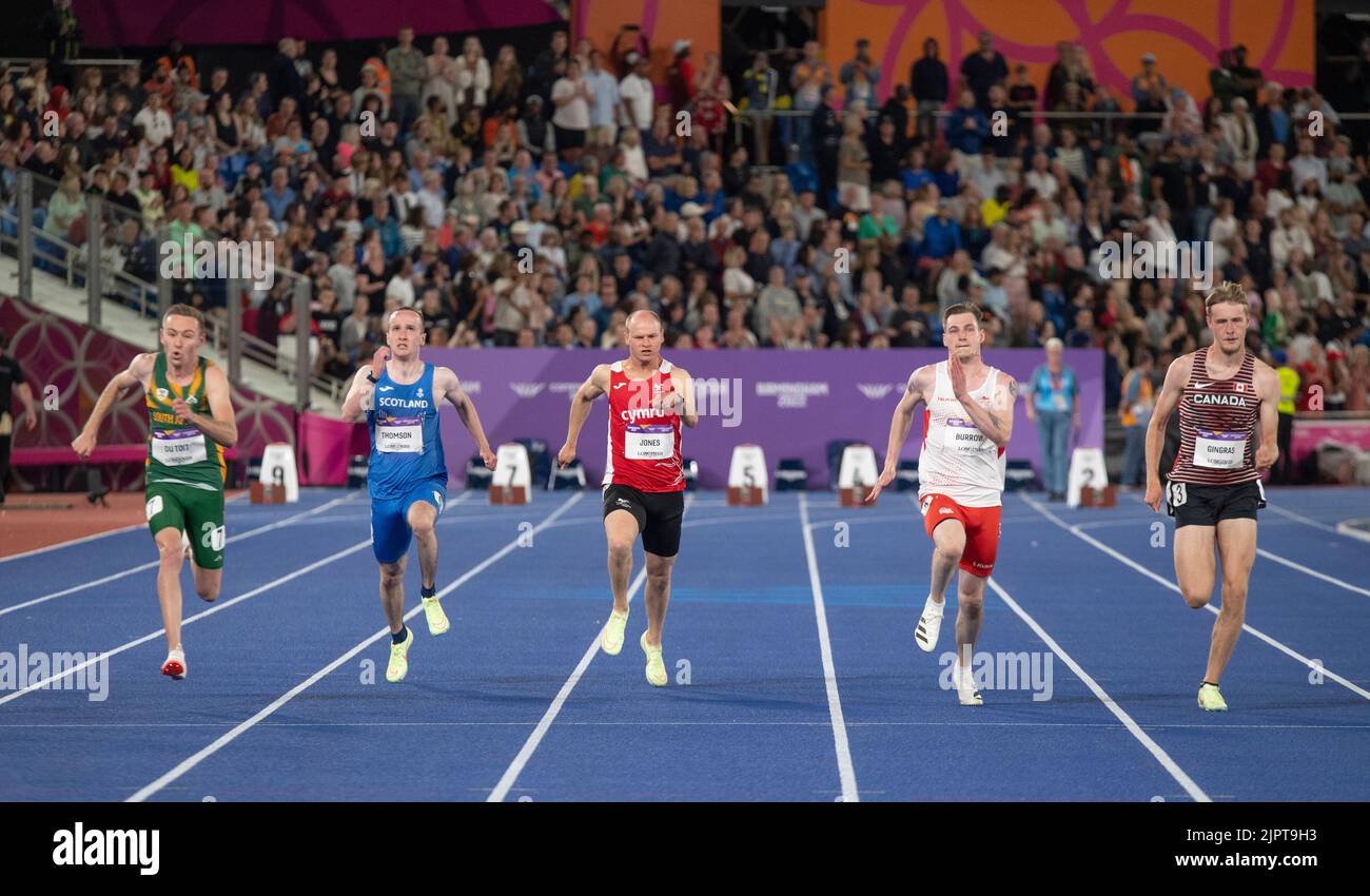 Charl du toit, Alexander Thomson, Rhys Jones, Shaun Burrows et Zachary Gingras en compétition pour la finale masculine du T37/38 100m aux Jeux du Commonwealth à Banque D'Images