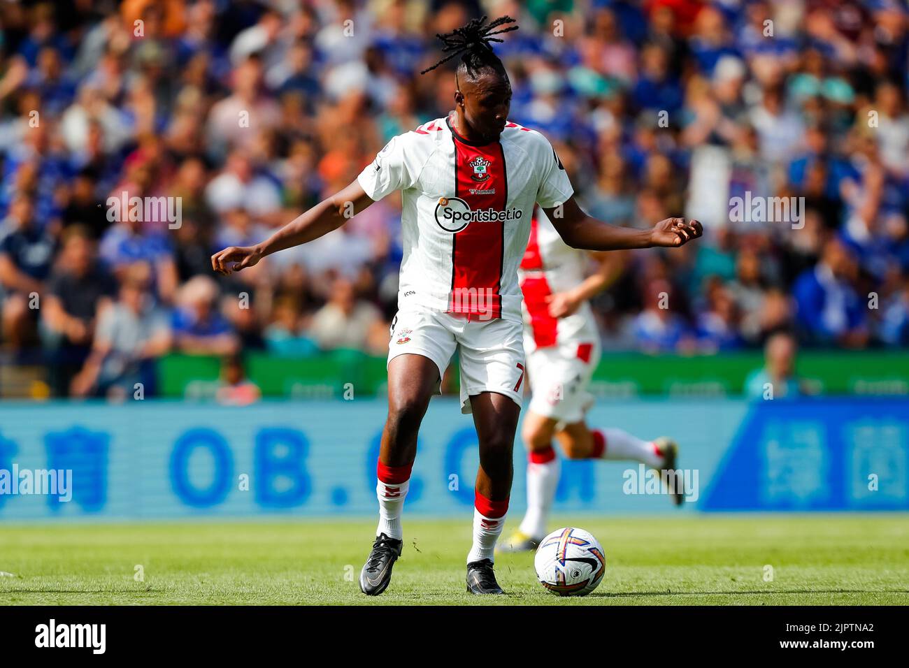 Leicester, Royaume-Uni. Leicester, Royaume-Uni. 20th août 2022. 20th août 2022 ; The King Power Stadium, Leicester, Leicestershire, Angleterre ; Premier League football, Leicester City contre Southampton ; Joe Aribo de Southampton Credit: Action plus Sports Images/Alay Live News Credit: Action plus Sports Images/Alay Live News Credit: Action plus Sports Images/Alay Live News Banque D'Images