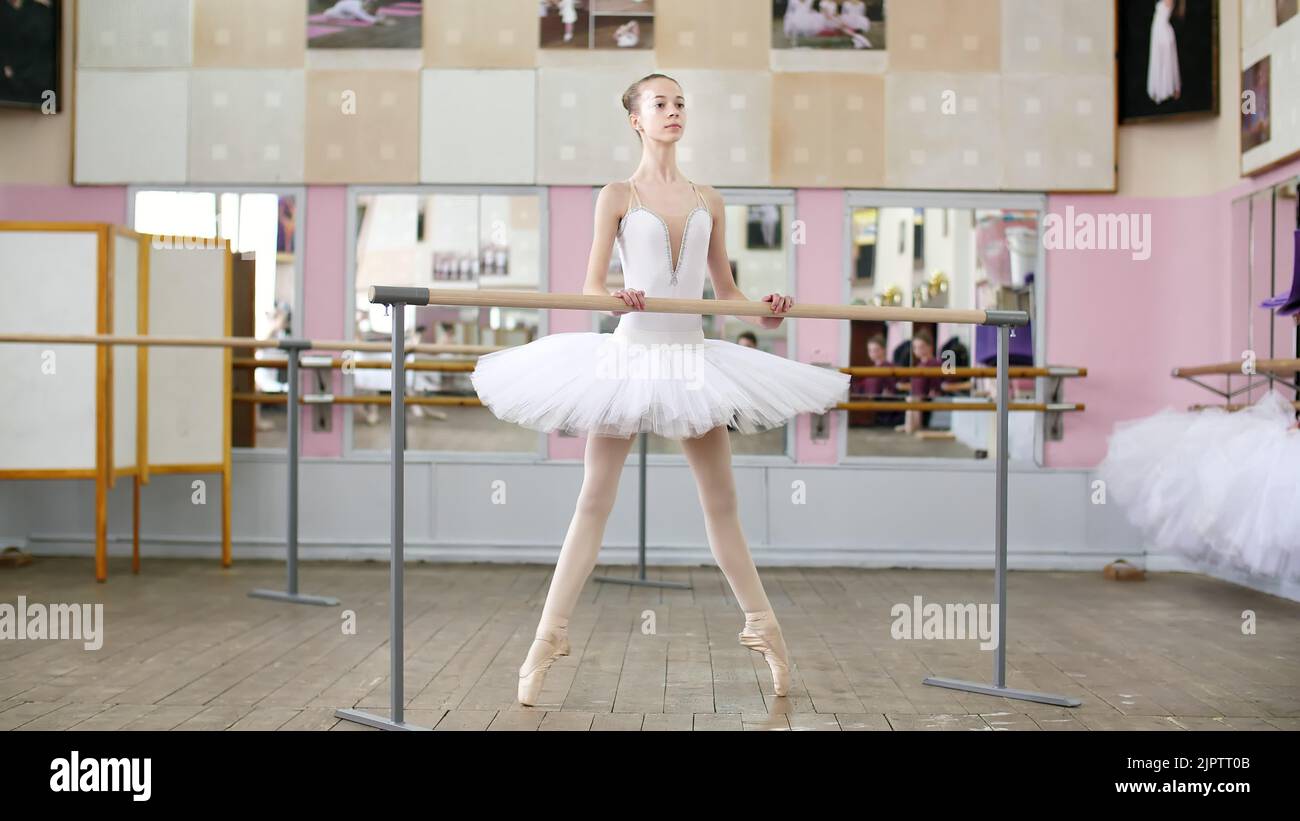 ballerine en tête de mort