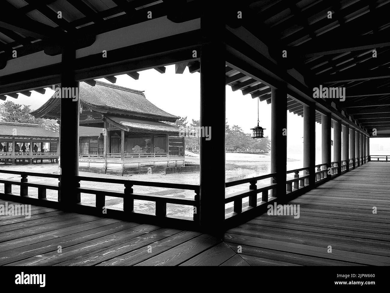 Itsukushima-jinja est un sanctuaire shinto dans l'île de Miyajima, ville de Hatsukaichi, préfecture d'Hiroshima, Japon. Banque D'Images