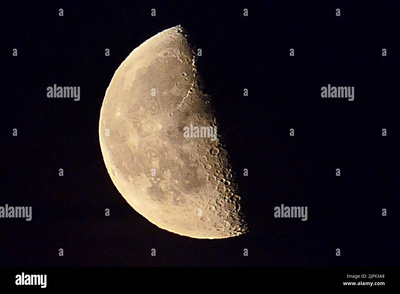 Lune, satellite de la Terre le seul satellite naturel de la Terre. Le satellite le plus proche de la planète du Soleil. Banque D'Images