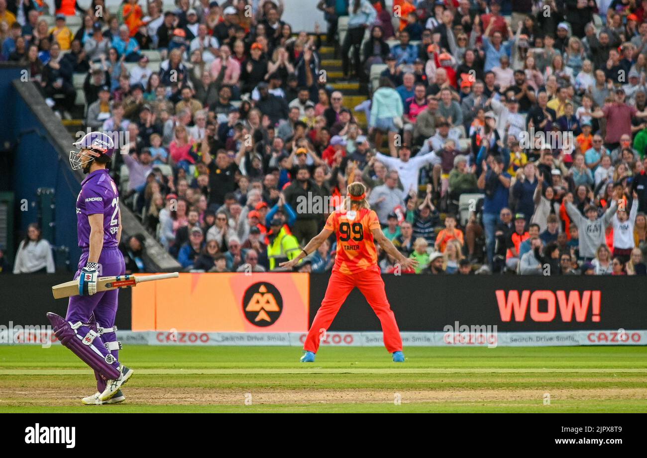 Birmingham, Royaume-Uni. 19th août 2022. Birmingham, 19 août 2022 Imran Tahir faire la fête de Siuu pour la foule après avoir pris un cricket pendant la centaine de Phoenix de Birmingham vs Super Chargers du Nord - Double Bill femmes & hommes Jeux (Karl W Newton/SPP) crédit: SPP Sport presse photo. /Alamy Live News Banque D'Images