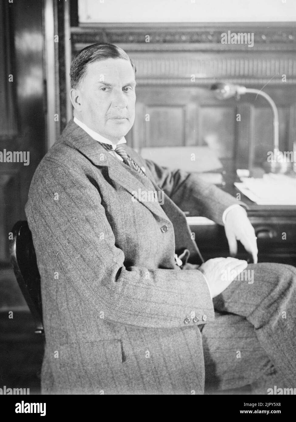 Thomas Mott Osborne vers 1910 à son bureau (court) Banque D'Images