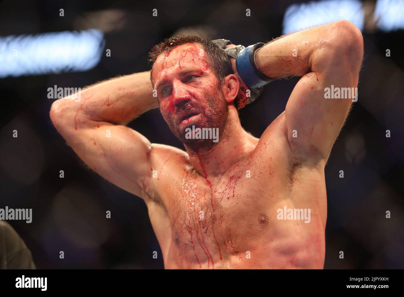 Salt Lake City, États-Unis. 20th août 2022. SALT LAKE CITY, UT - AOÛT 20 : Luke Rockhold réagit après son combat contre Paulo Costa lors de l'UFC 278 à la Vivint Arena sur 20 août 2022 à Salt Lake City, Utah, États-Unis. (Photo par Alejandro Salazar/PxImages) Credit: PX Images/Alamy Live News Banque D'Images