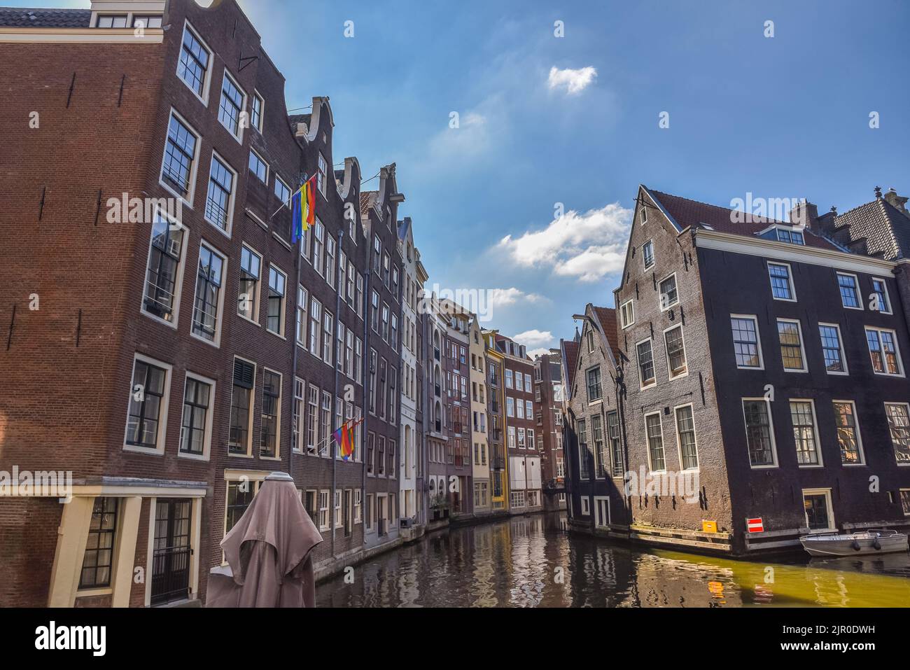 Amsterdam, pays-Bas. Août 2022. Tôt le matin près du Zeedijk à Amsterdam. Photo de haute qualité Banque D'Images
