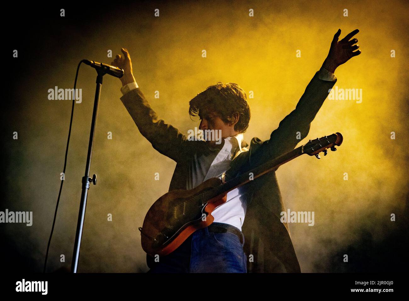 2022-08-20 22:42:50 BIDDINGHUIZEN - le groupe de rock anglais Arctic Monkeys avec le chanteur et le guitariste Alex Turner interprétera pendant le deuxième jour du festival de musique de trois jours Un vol de camping à Lowlands Paradise. ANP PAUL BERGEN pays-bas - belgique Banque D'Images 2022-08-20 22:42:50 BIDDINGHUIZEN - le groupe de rock anglais Arctic Monkeys avec le chanteur et le guitariste Alex Turner interprétera pendant le deuxième jour du festival de musique de trois jours Un vol de camping à Lowlands Paradise. ANP PAUL BERGEN pays-bas - belgique Banque D'Images