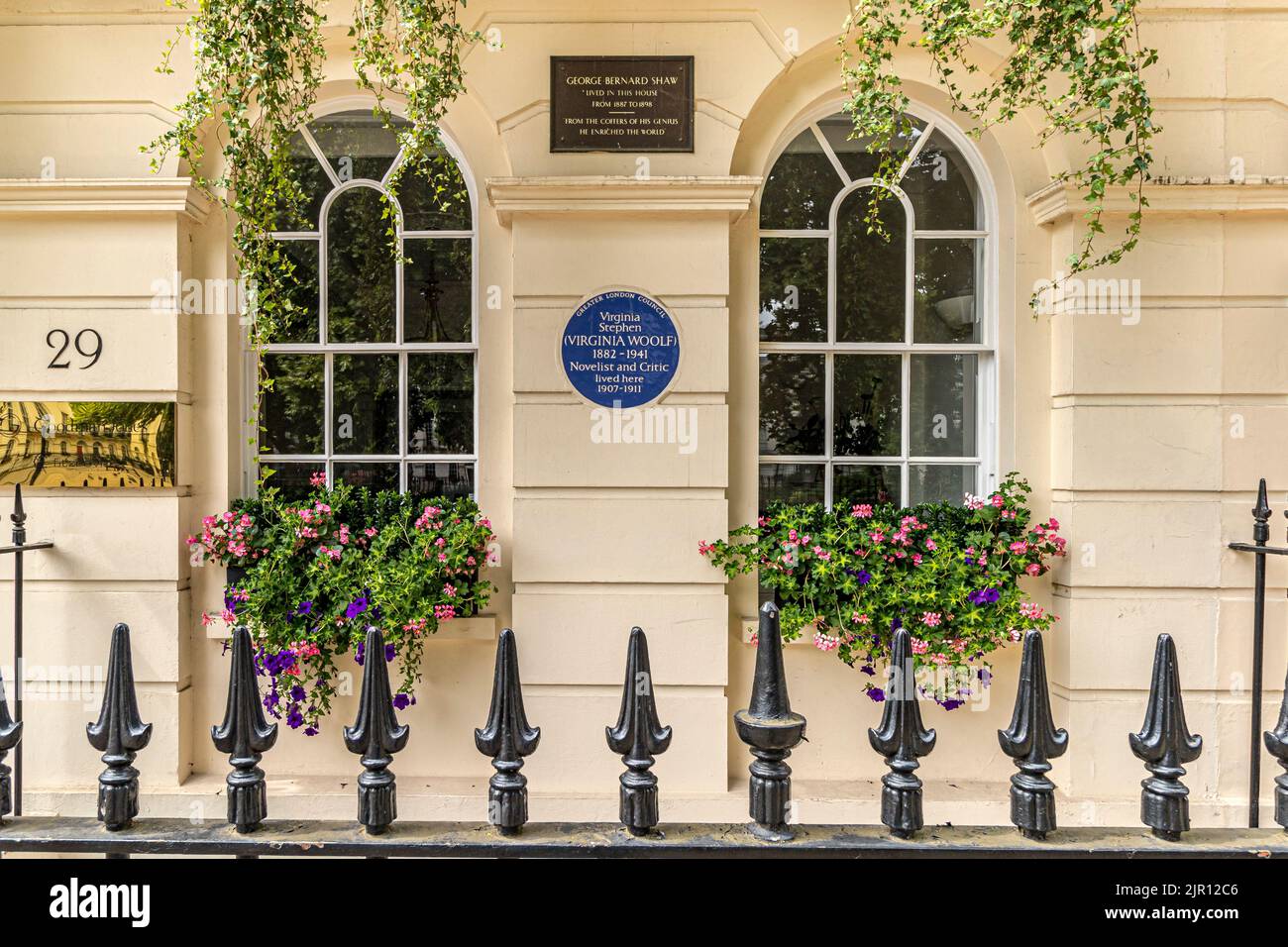 No 29 Fitzroy Square, où Virginia Woolf et George Bernard Shaw vivaient autrefois à Fitzroy Square, une place géorgienne à Fitzrovia, Londres W1 Banque D'Images