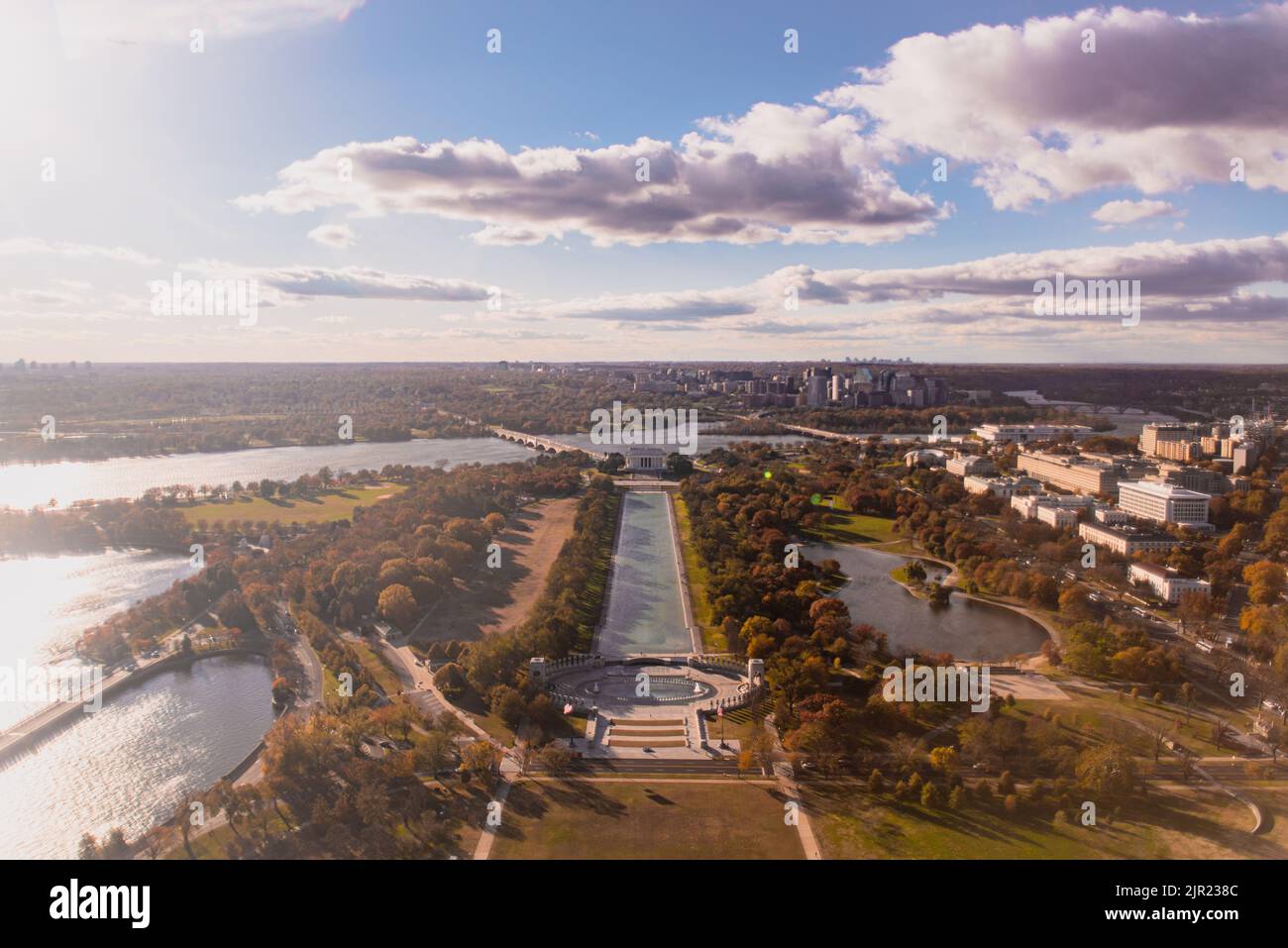 Vue sur le Lincoln Memorial depuis le sommet du Washington Monument Banque D'Images