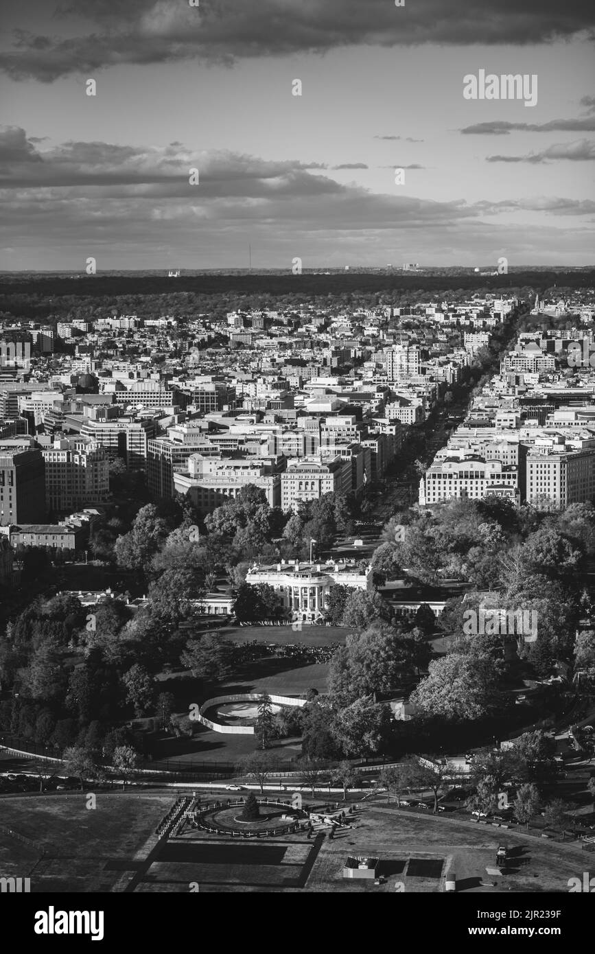 Vue sur la Maison Blanche depuis le sommet du Washington Monument. Banque D'Images