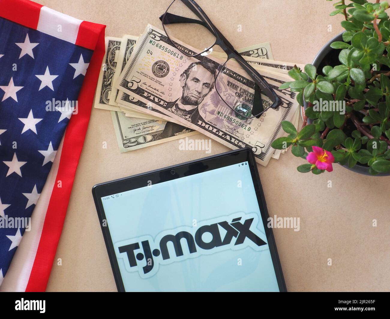 Allemagne. 21st août 2022. Dans cette illustration, un T.J. Logo Maxx affiché sur une tablette. (Credit image: © Igor Golovniov/SOPA Images via ZUMA Press Wire) Banque D'Images