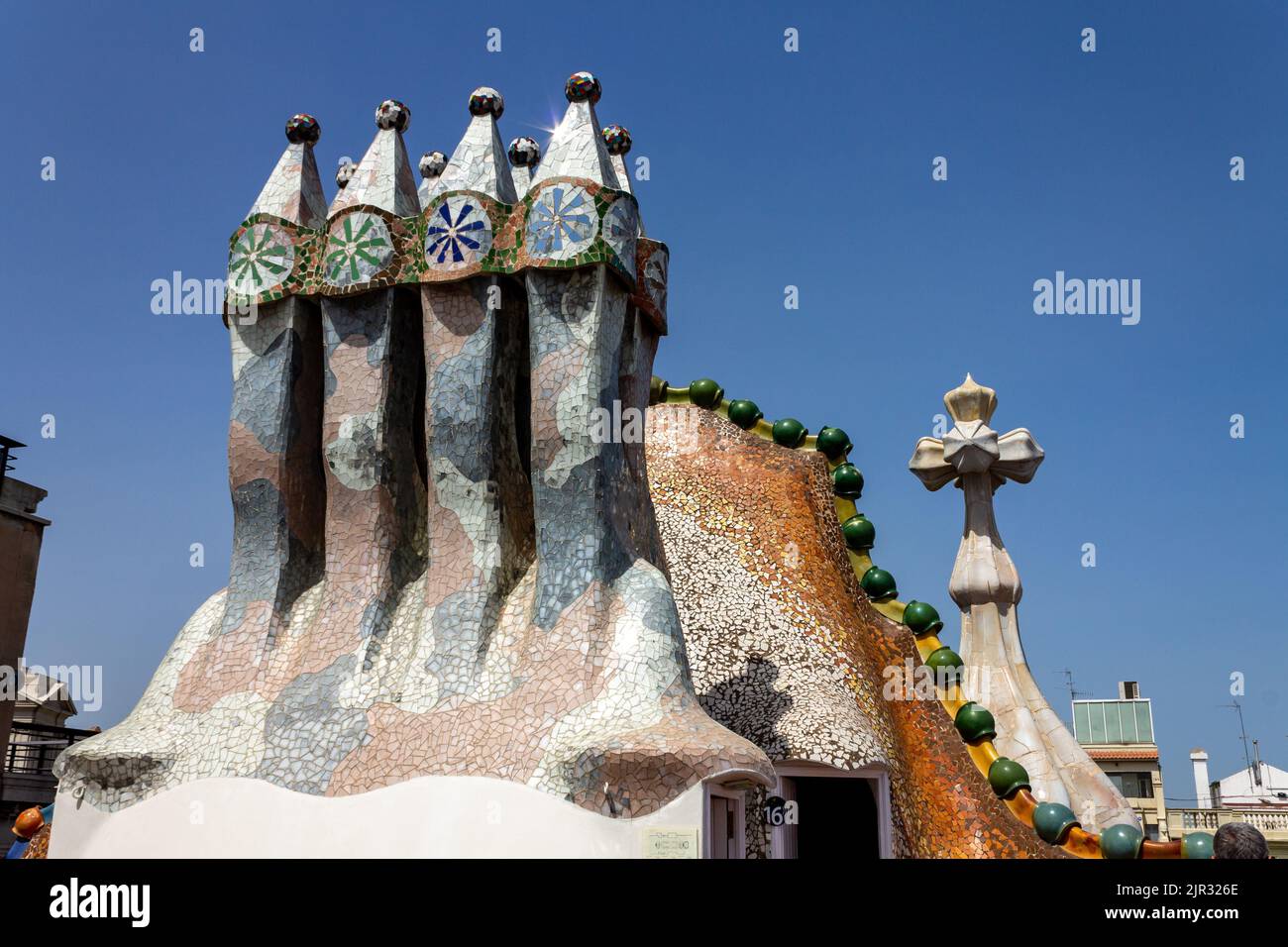 Les cheminées intéressantes sur le toit de Casa Mila à Passeig de Gracia, Barcelone, Espagne Banque D'Images