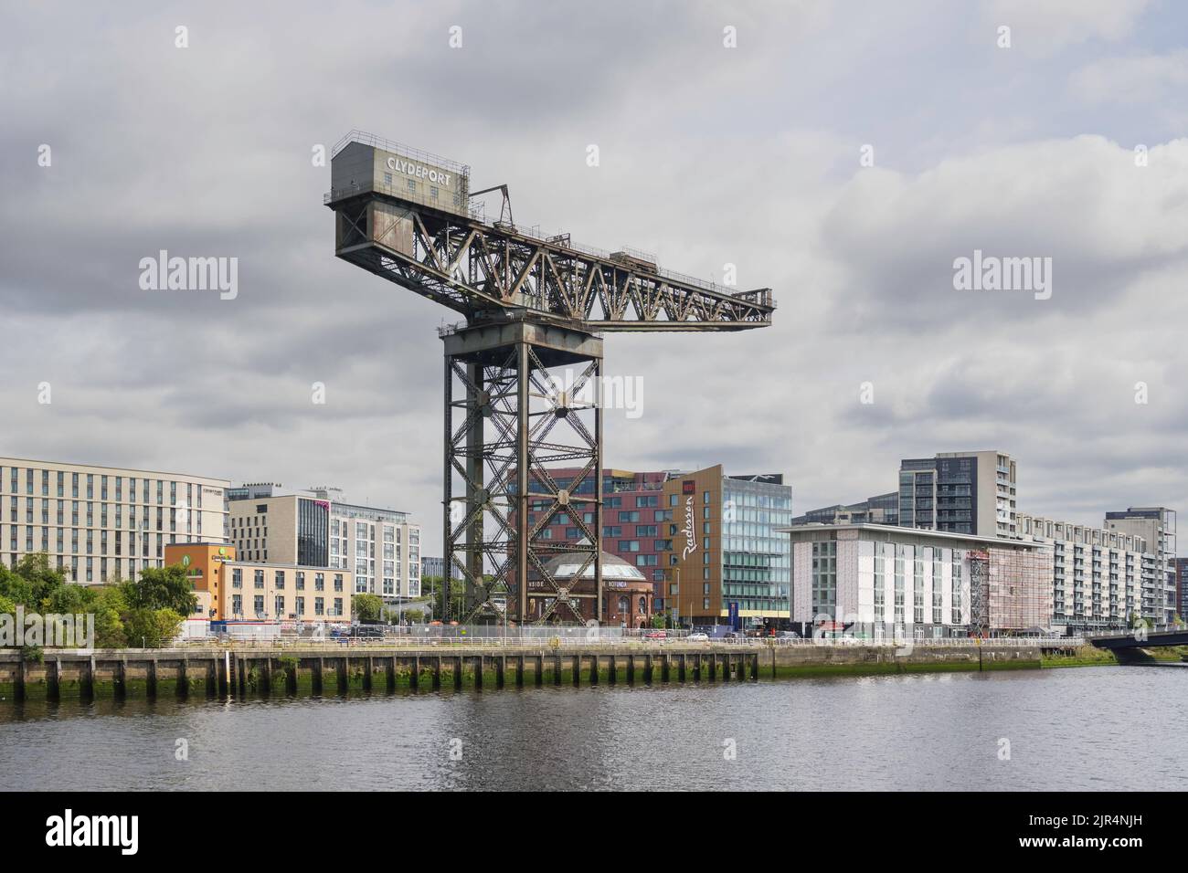La grue Finnieston ou la grue Stobcross par la rivière Clyde Glasgow en Écosse Banque D'Images