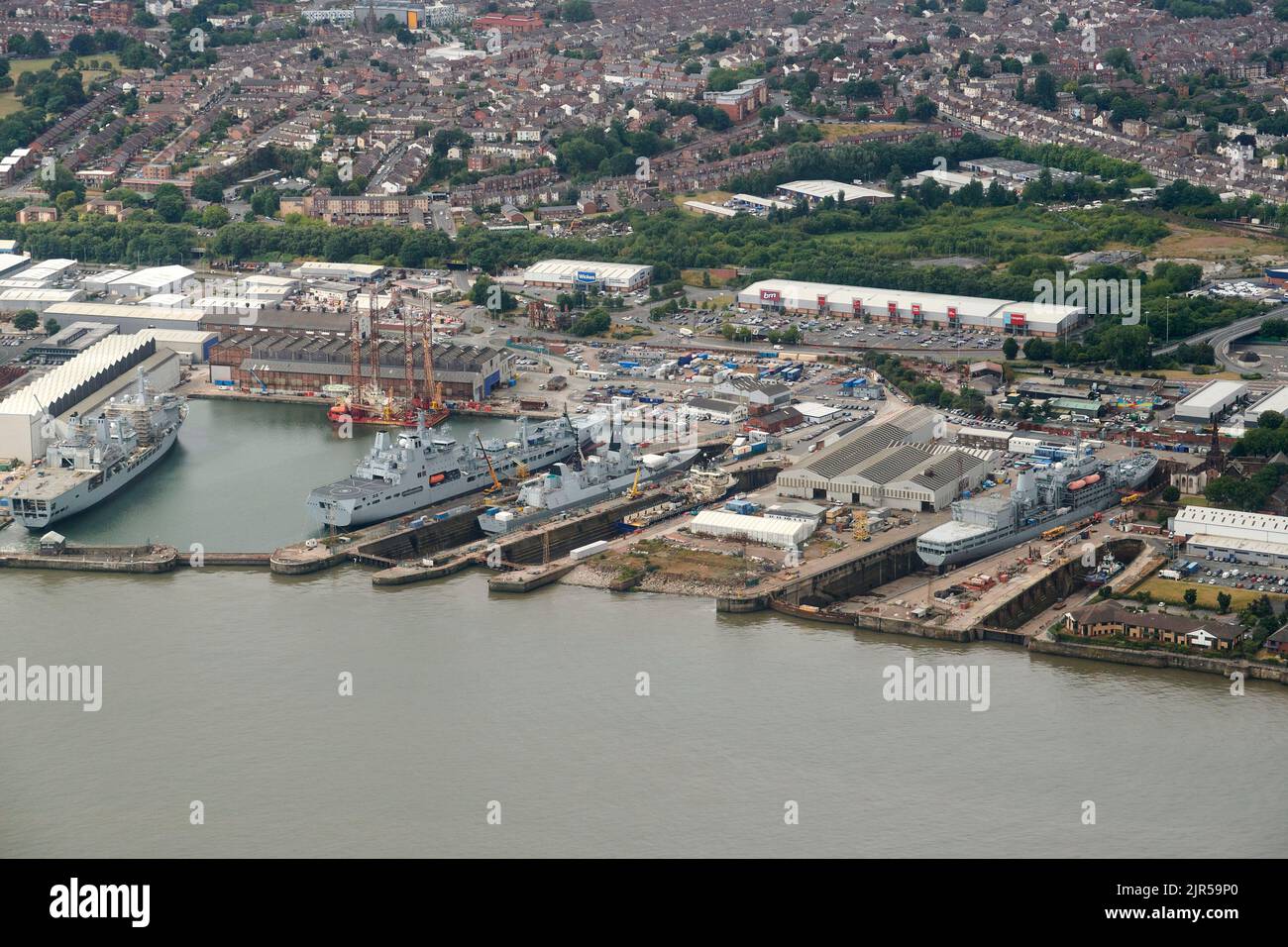Photographie aérienne du chantier naval Cammell Laird, Birkenhead, Merseyside, Liverpool, nord-ouest de l'Angleterre Banque D'Images