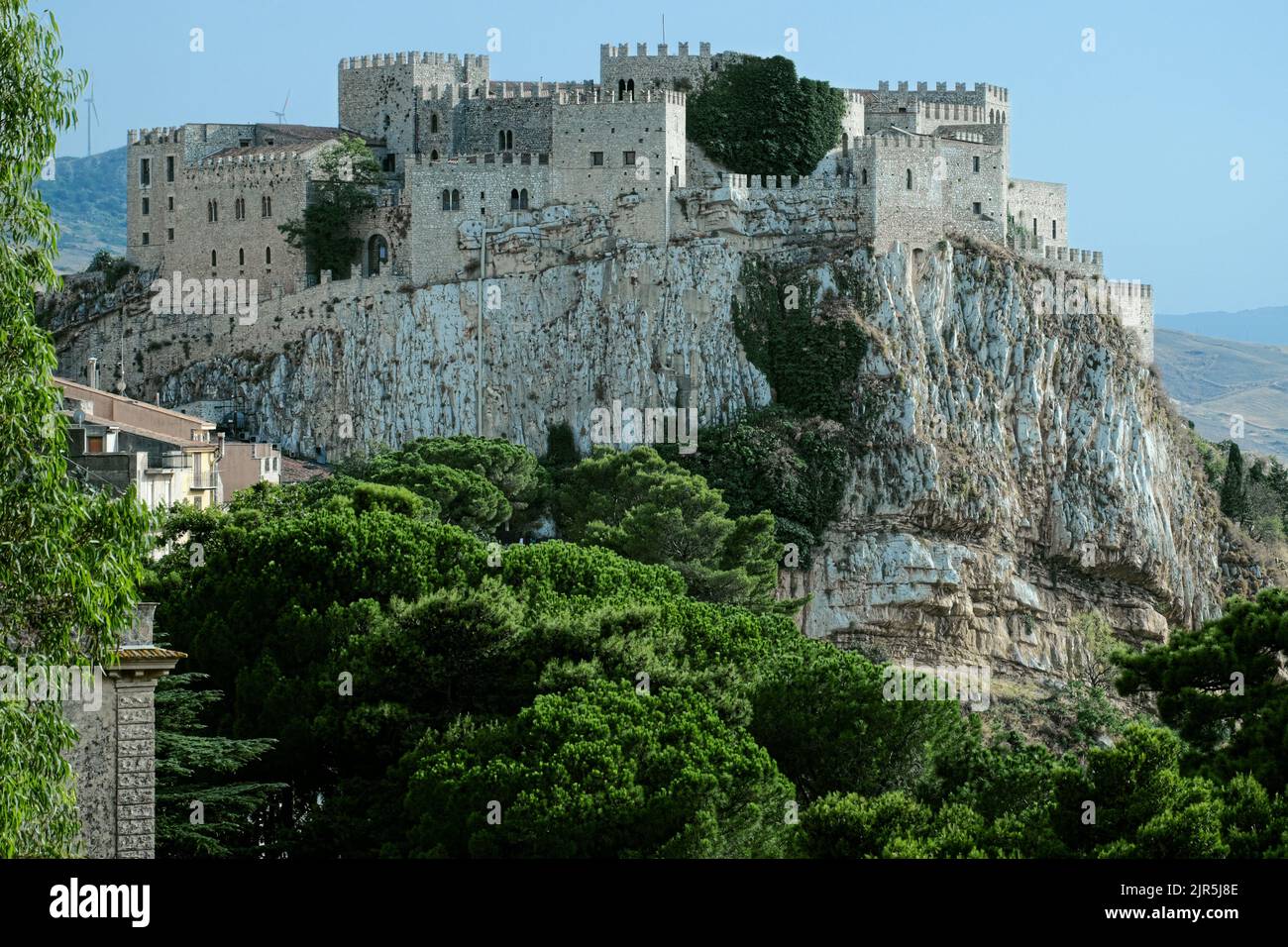 Château médiéval de la vieille ville de Caccamo dans l'ouest de la Sicile, Italie Banque D'Images