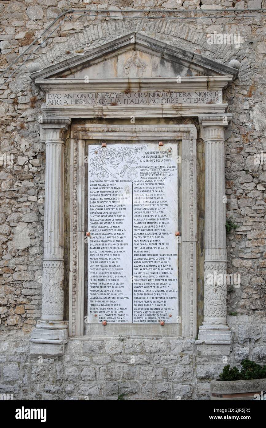 Monument aux soldats tombés de Caccamo pendant la première Guerre mondiale, Sicile, Italie Banque D'Images