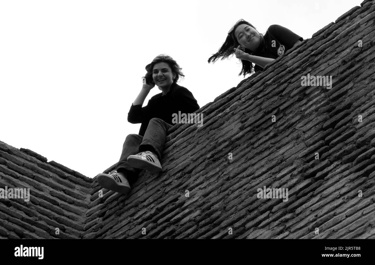 Deux filles sur Narikala Banque D'Images