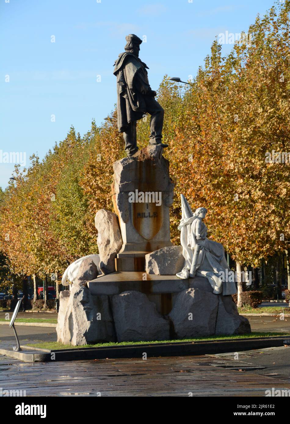 La statue dédiée à Garibaldi et au Risorgimento sur le Lungo po donnant sur les Murazzi dans le Corso Cairoli Banque D'Images