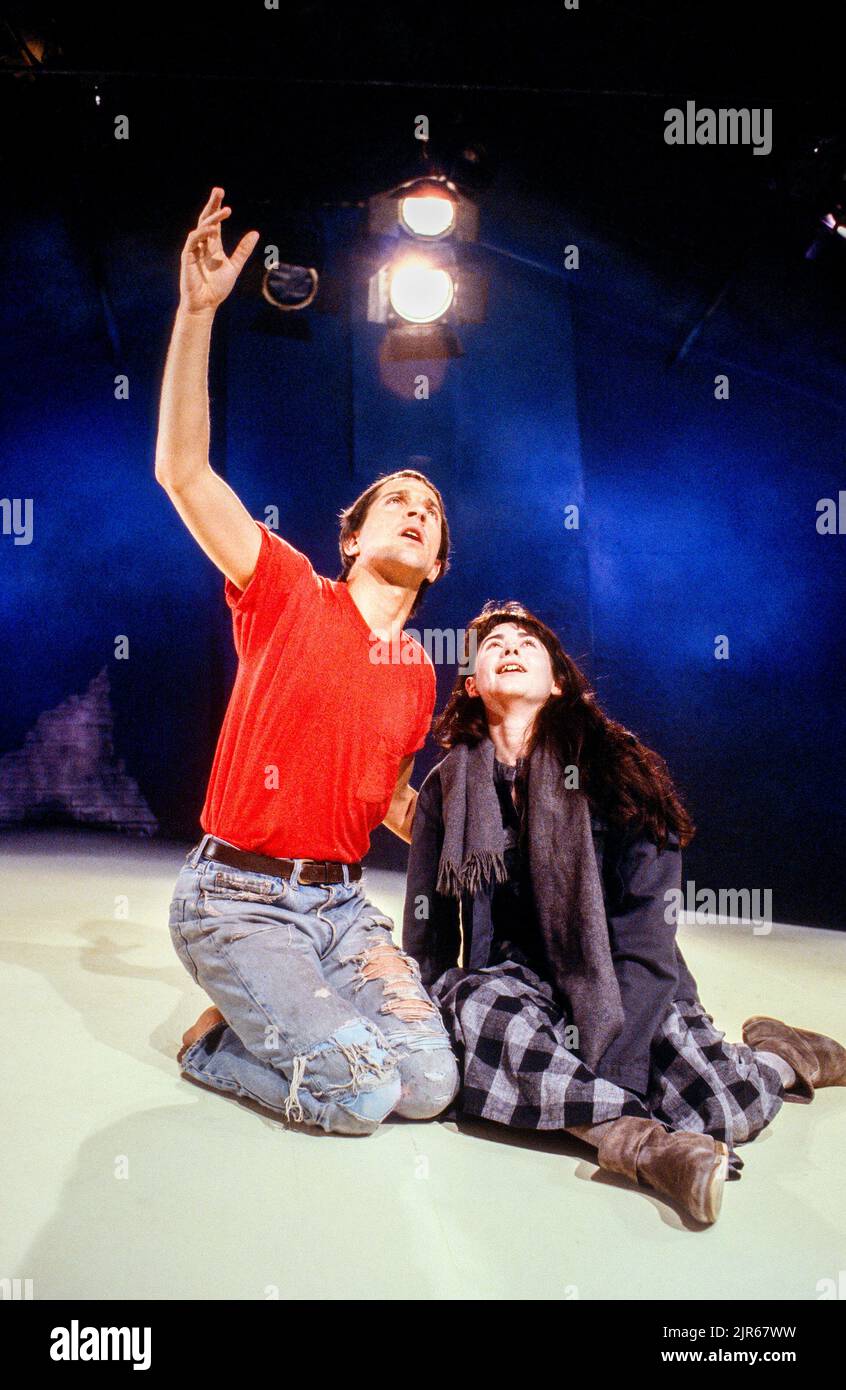 Michael Maloney (Andrew), Rachel Joyce (Ann) dans CONSTRUIT SUR LE SABLE par Daniel Mornin au Théâtre à l'étage, Royal court Theatre, Londres SW1 08/05/1987 conception: Anabel Temple éclairage: Steve Whitson réalisateur: Lindsay Posner Banque D'Images