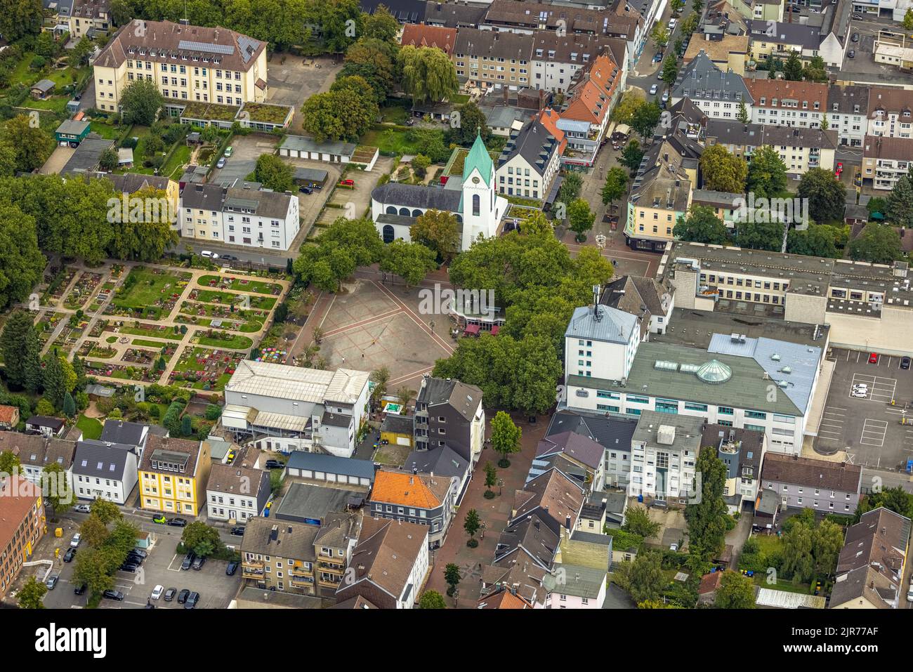Vue aérienne, Hombrucher Marktplatz avec evang. church am Markt et le cimetière catholique St. Clemens dans le quartier Hombruch à Dortmund, Ruhr zone, Nort Banque D'Images