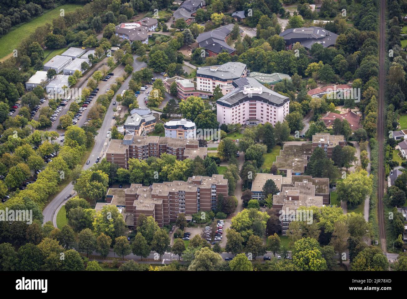 Vue aérienne, Paritätisches Altenwohnheim Dortmund Hermann-Keiner-Haus ainsi que Rudolf-Steiner-Schule Dortmund dans le quartier Rombergpark-Lücklember Banque D'Images