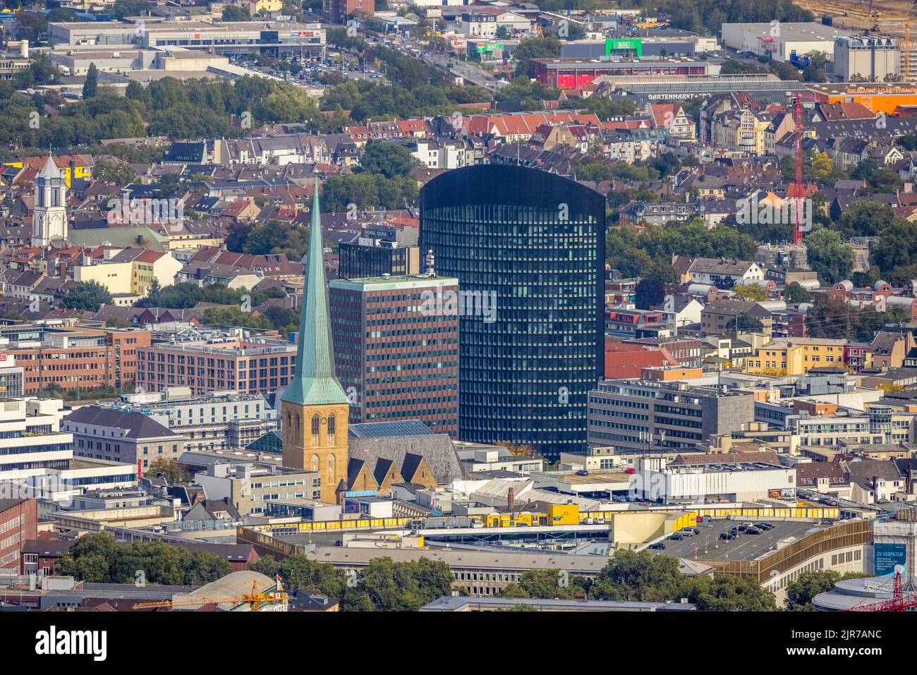 Vue sur la ville avec evang. eglise St Petri, Sparkassenhochhaus et la tour RWE dans le quartier ville de Dortmund, région de la Ruhr, Rhénanie-du-Nord-Westphalie, Allemagne, Banque D'Images