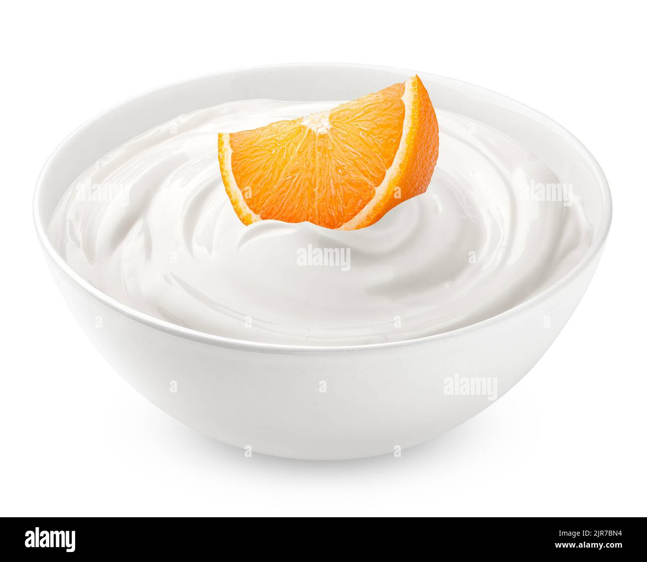 orange avec crème aigre, yaourt, isolé sur fond blanc, chemin de coupure, profondeur de champ totale Banque D'Images