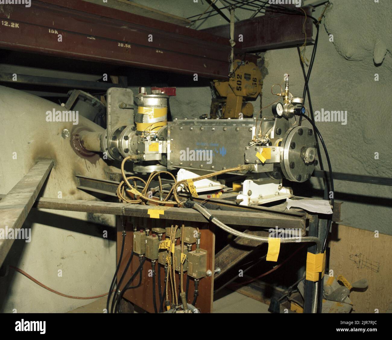 A821364 U12N HURON LANDING DIAGNOSTIC PIPE BAFF (INGÉNIEUR DE PROJET) AOÛT 15 82 EG&G/NTS PHOTO LAB DATE DE PUBLICATION : 8/15/1982 POUTRES (SUPPORTS); CONDUITE DE DIAGNOSTIC; EDGERTON, GERMESHAUSEN & GRIER; EG&G; ÉQUIPEMENT; ÉQUIPEMENT ET INSTRUMENTS; TUYAUX; PALIER HURON; INSTRUMENTS; INSTRUMENTS ET ÉQUIPEMENTS ; NEVADA ; SITE D'ESSAI DU NEVADA ; NTS ; TECHNOLOGIE DE L'ÉNERGIE NUCLÉAIRE ; ESSAIS NUCLÉAIRES; ESSAIS NUCLÉAIRES; SITES D'ESSAIS; TUNNELS; UGT; SOUTERRAIN; ESSAIS SOUTERRAINS; FILS ET CÂBLES; IMAGES HISTORIQUES DE DIAGNOSTIC D'ATTERRISSAGE U12N-HURON. 1972 - 2012. Département de l'énergie. Administration nationale de la sécurité nucléaire. Photographies Re Banque D'Images