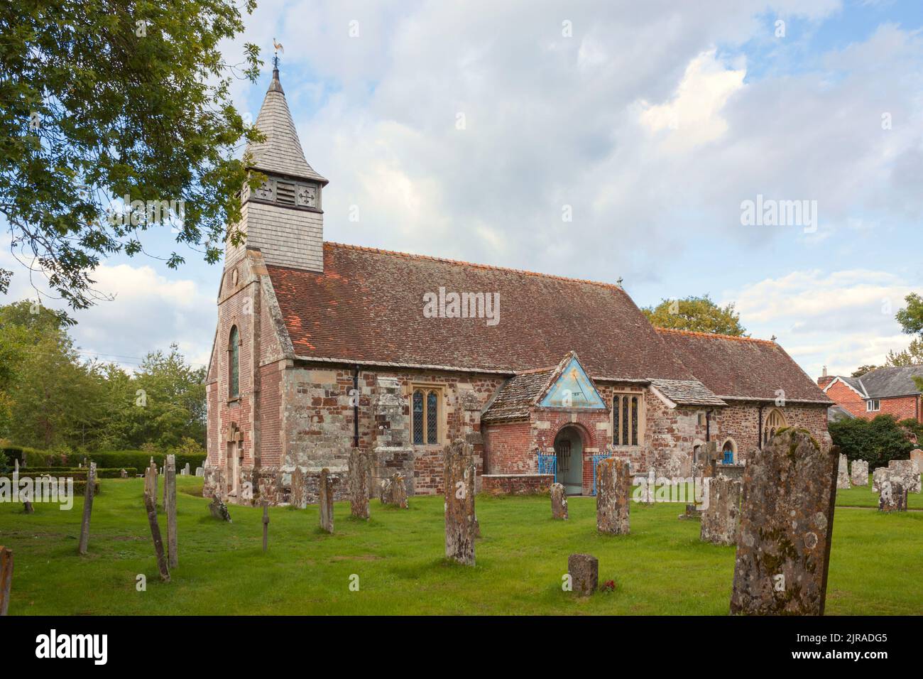 Eglise St Mary and All Saints, Ellingham, Hampshire, Royaume-Uni Banque D'Images