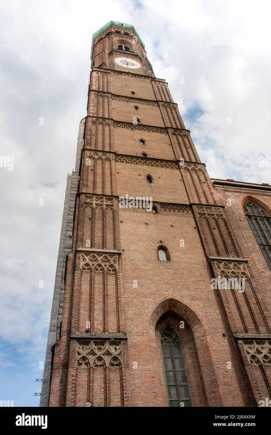 Munich Frauenkirche (cathédrale notre-chère Dame), une cathédrale catholique romaine consacrée en 1494 après J.-C. Munich, Allemagne Banque D'Images