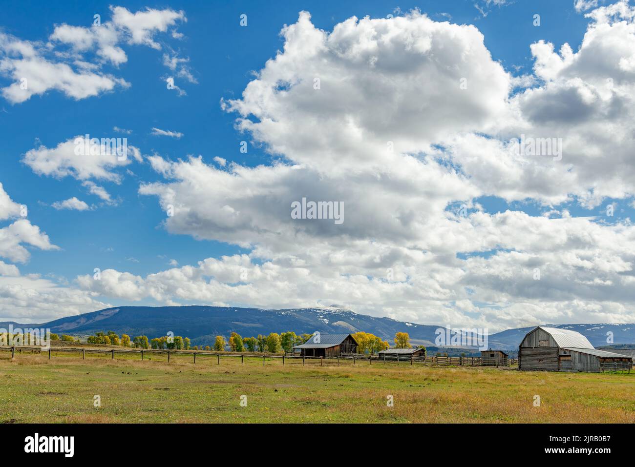 Jackson, Wyoming, États-Unis - 1 octobre 2013. T. A. Molton Barn et dépendances près de Jackson Wyoming sur 1 octobre 2013 Banque D'Images