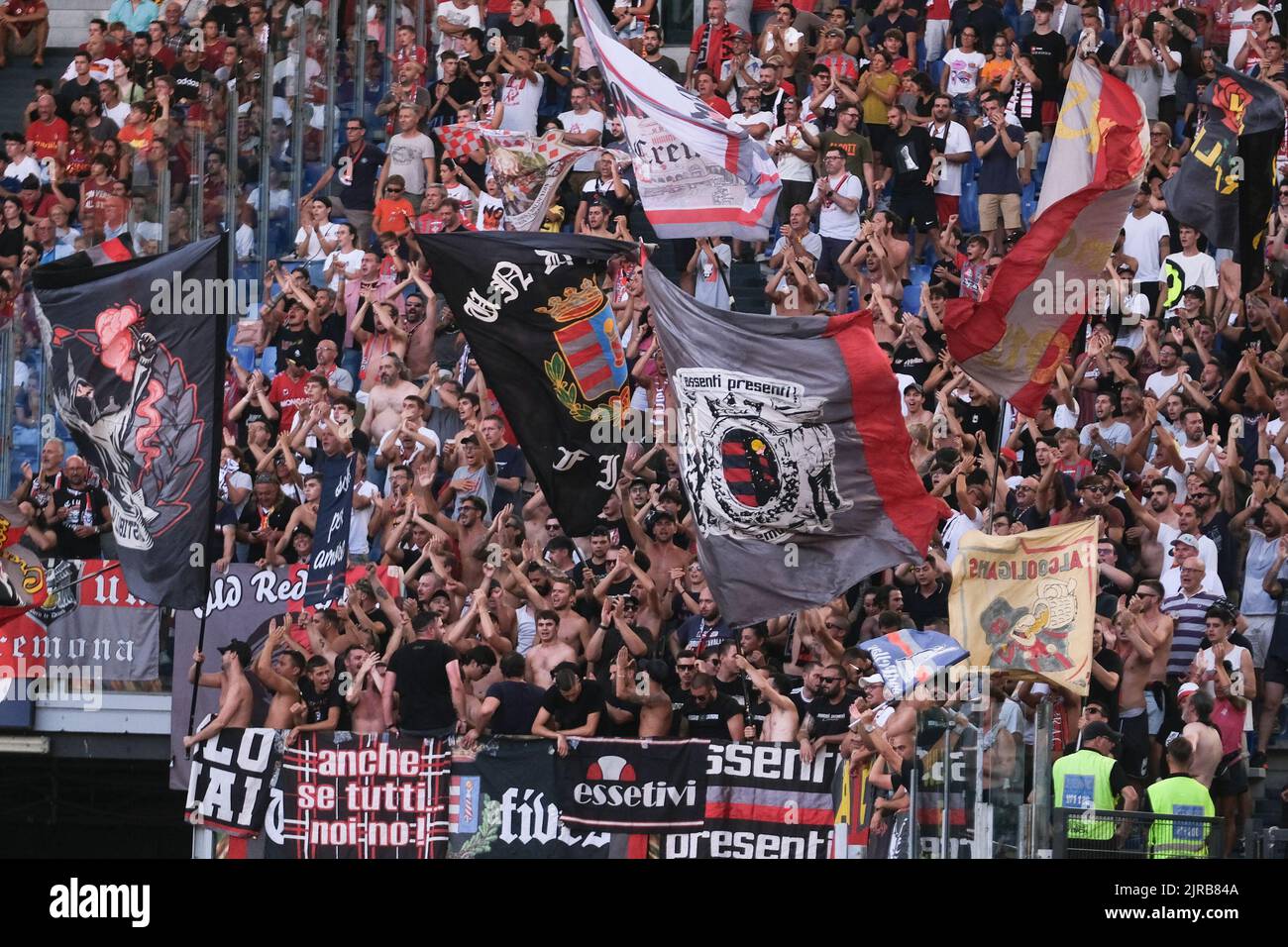 Fans cremonese pendant la série Un match de football entre AS Roma et Cremonese. Comme Roma a gagné 1-0 Banque D'Images