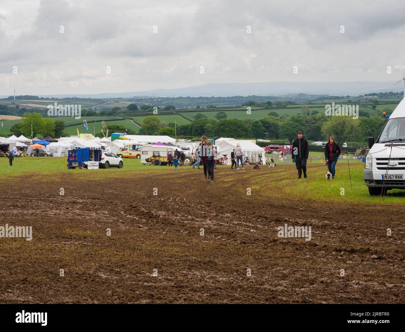 Boue lors d'un rallye humide Launceston Steam & Vintage, Cornwall, Royaume-Uni Banque D'Images