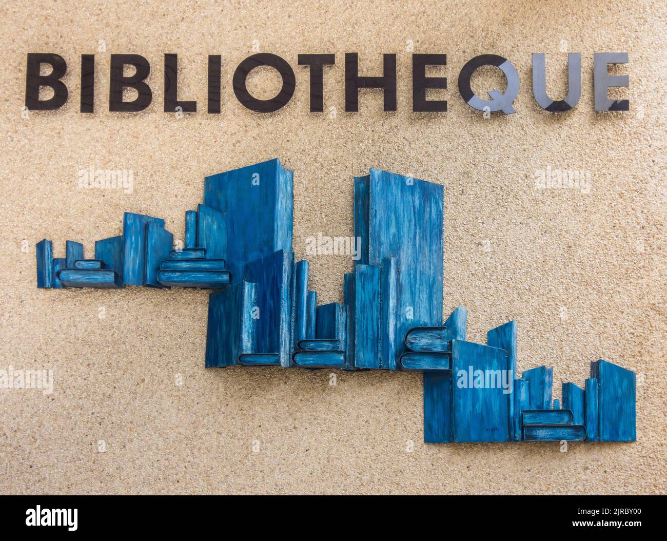 Bibliothèque (bibliothèque) Saugh et "livres / paysage urbain" oeuvres 3-D de Lachaud - Ambazac, haute-Vienne (87), France. Banque D'Images