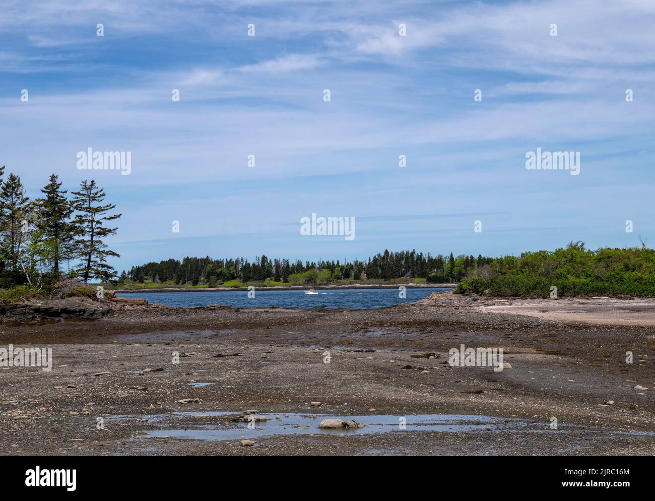 23 mai 2022. 8 h 40 Vue de Barnes Island, Maine. Banque D'Images