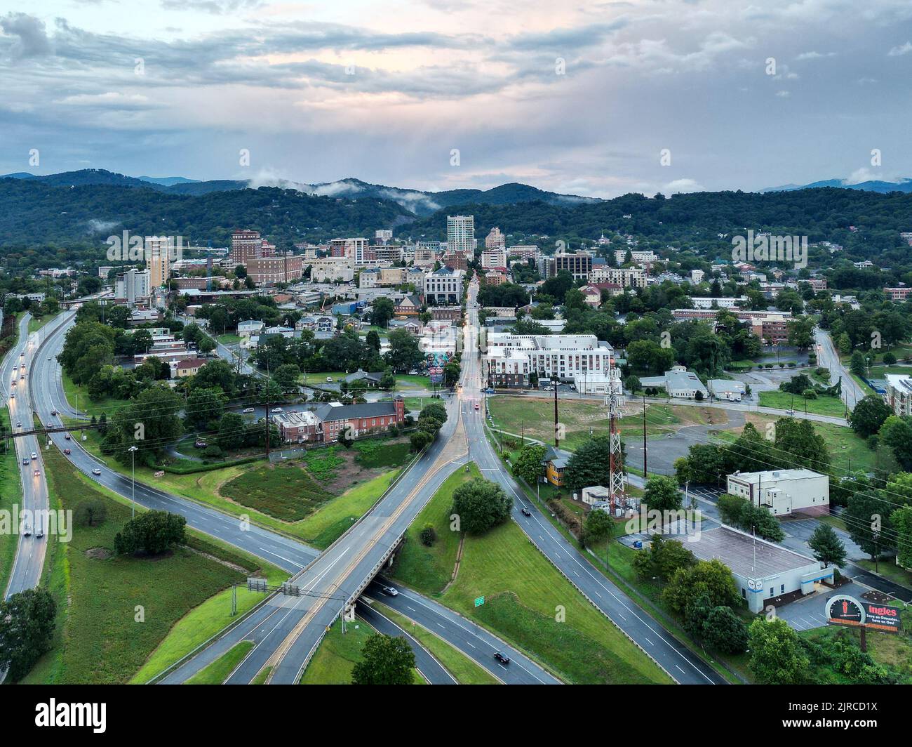 Vue aérienne d'Asheville, Caroline du Nord à la fin de l'été Banque D'Images