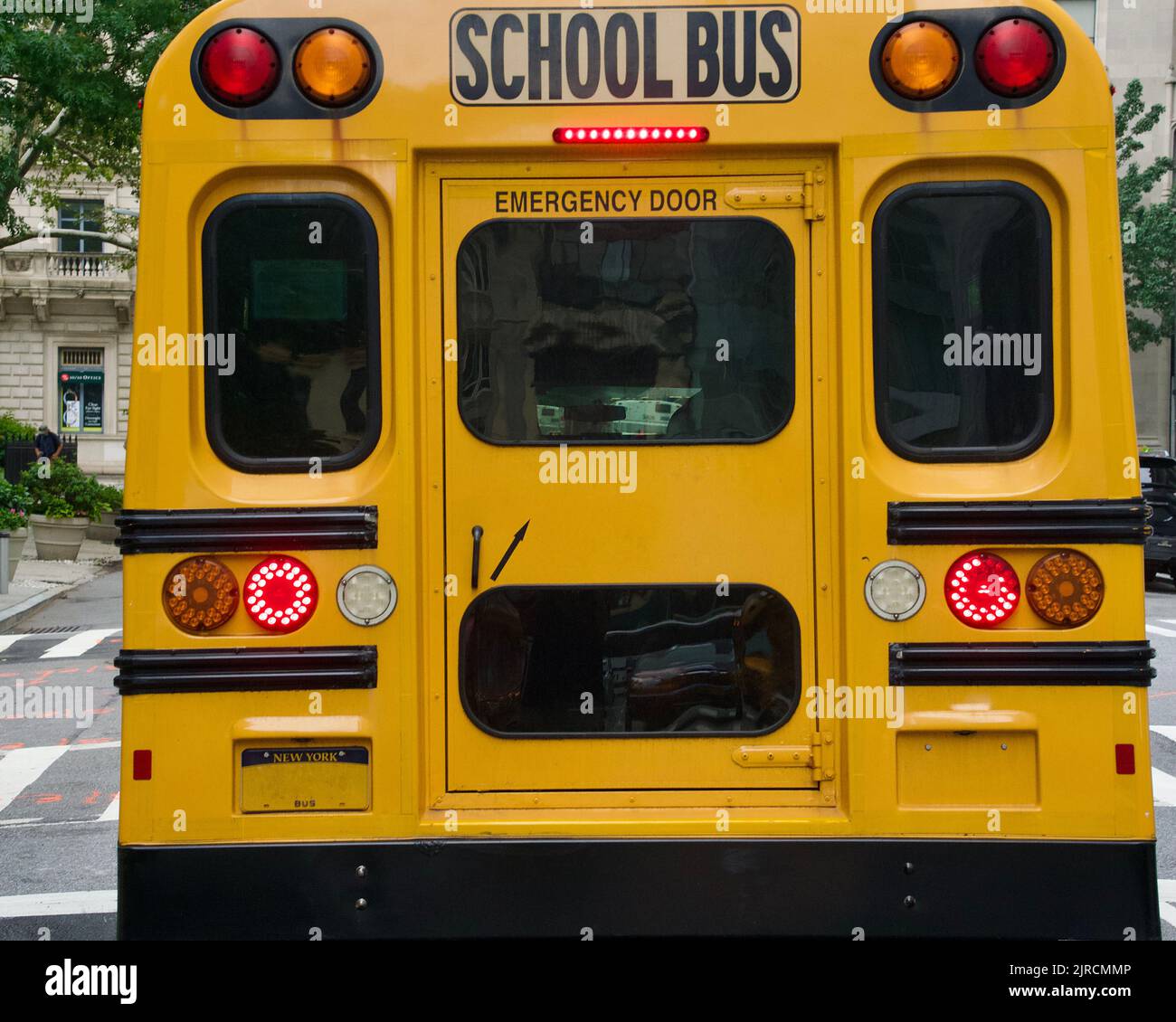 Vue arrière de l'autobus scolaire (New York, États-Unis) Banque D'Images