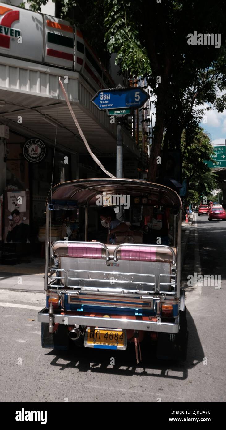 Tuk Tuk garée à Sukhumvit soi 5 bangkok Banque D'Images