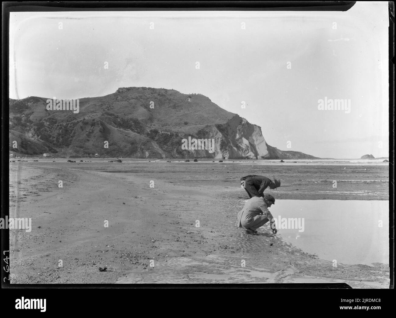 Explorer la campagne, 1923, par James McDonald. Banque D'Images