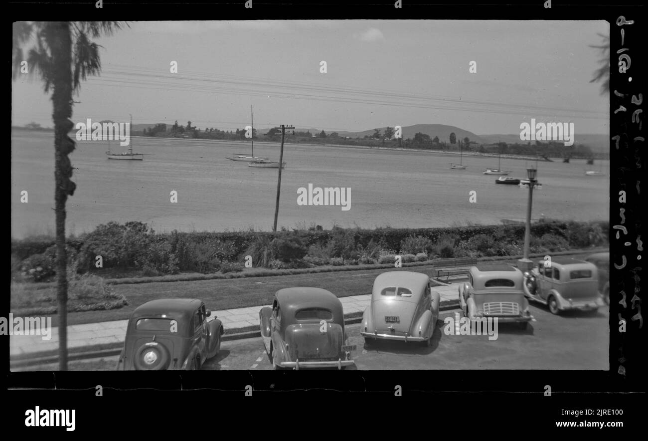 Front de mer, Tauranga sud-est de commercial Hotel, 08 décembre 1950, par Leslie Adkin. Banque D'Images