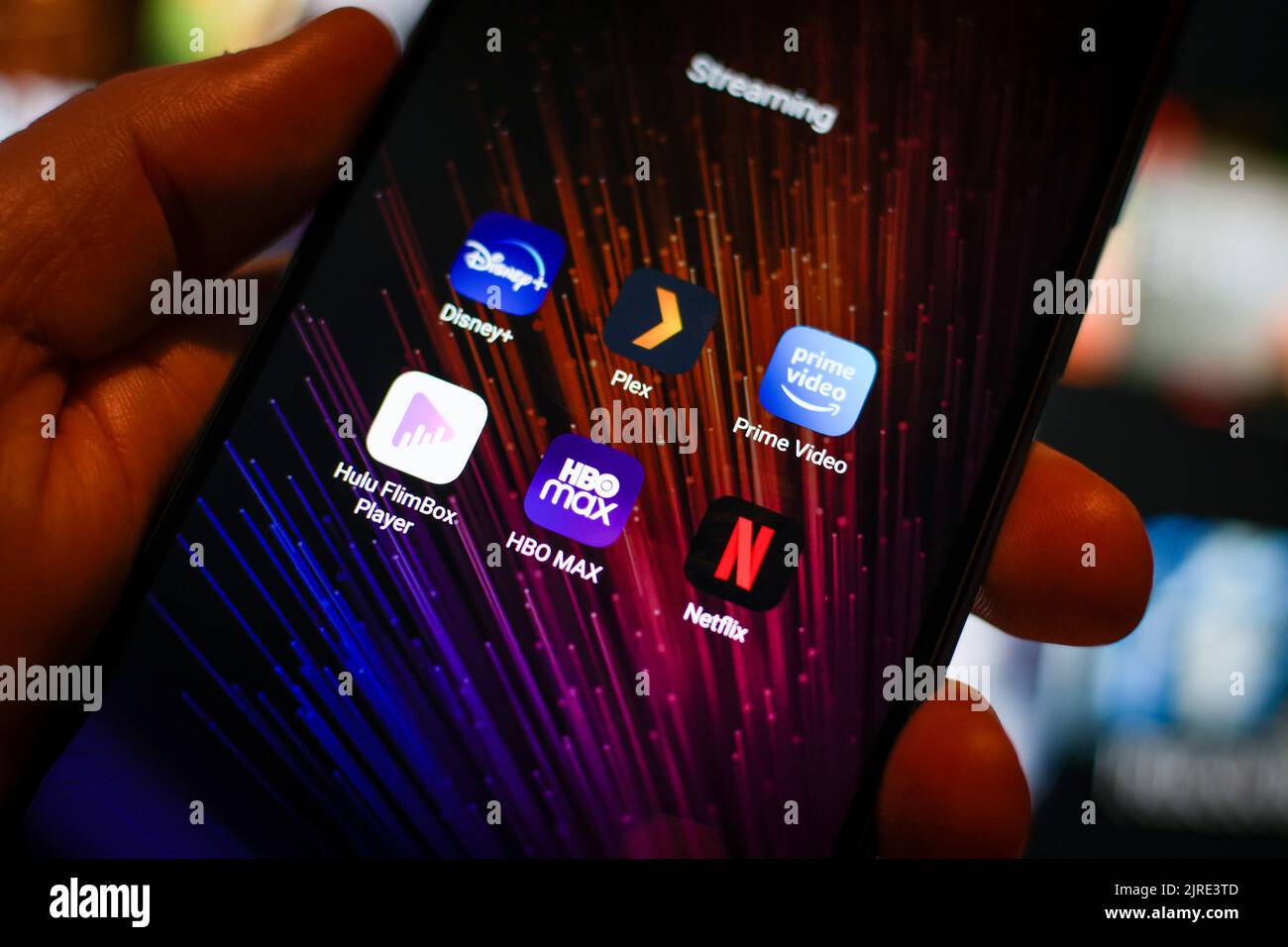 Les applications de streaming sont visibles sur un téléphone mobile dans cette illustration photo à Varsovie, en Pologne, le 24 août 2022. Banque D'Images