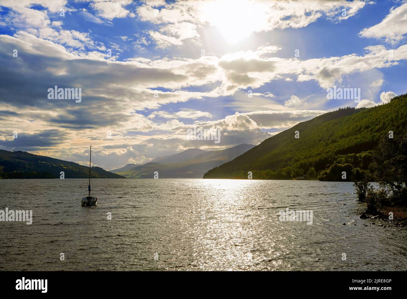 Vue sur le Loch Earn de St Fillans, Écosse, Royaume-Uni Banque D'Images