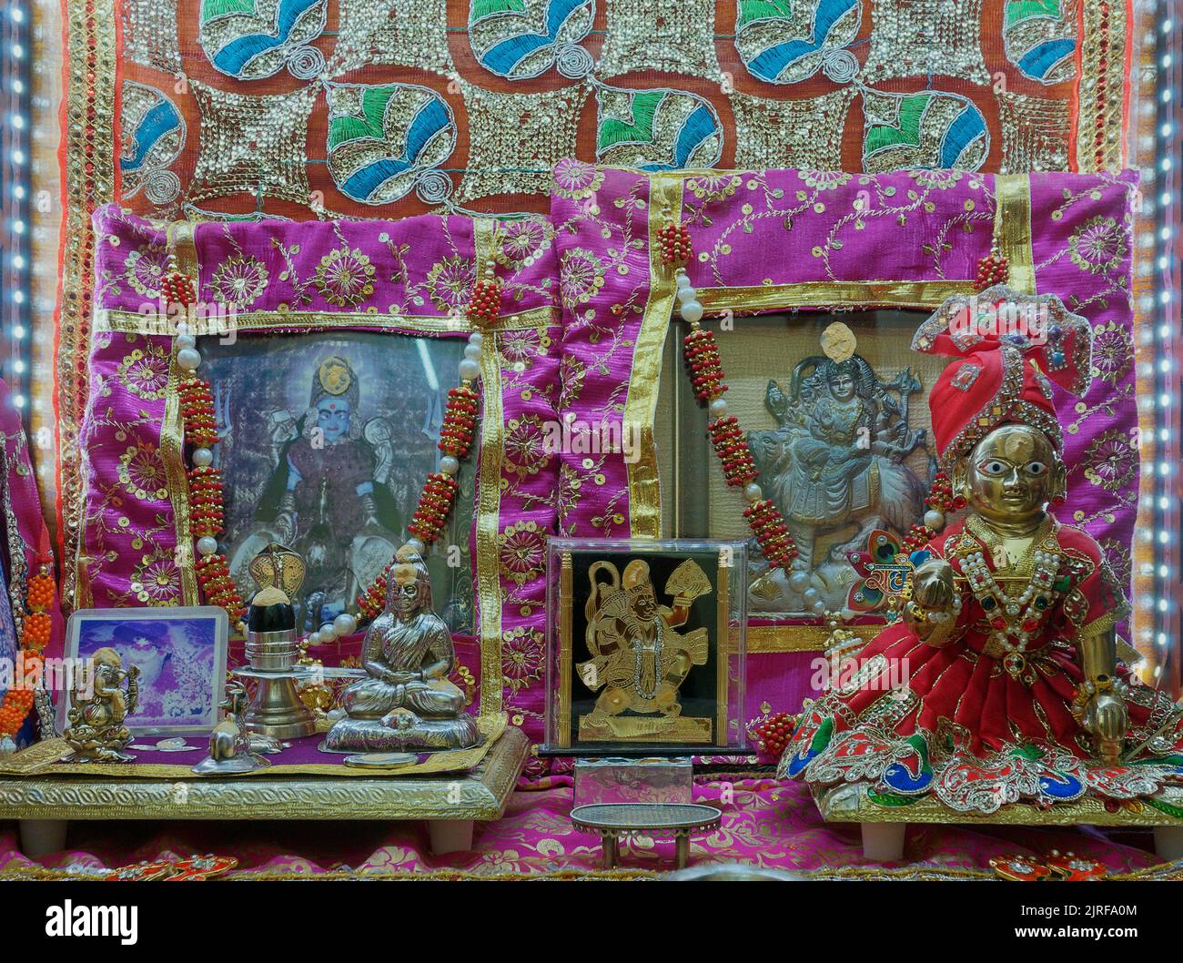 02 07 2022 Balkrishna et d'autres Dieu dans le temple d'origine Kandikai East Mumbai Maharashtra Inde Banque D'Images