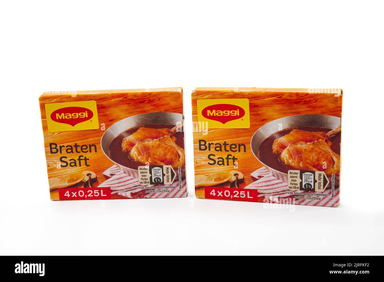 WETZLAR, ALLEMAGNE 2022-07-25: MAGGI sauce Basic. LES sauces MAGGI sont idéales pour les plats de viande classiques Banque D'Images