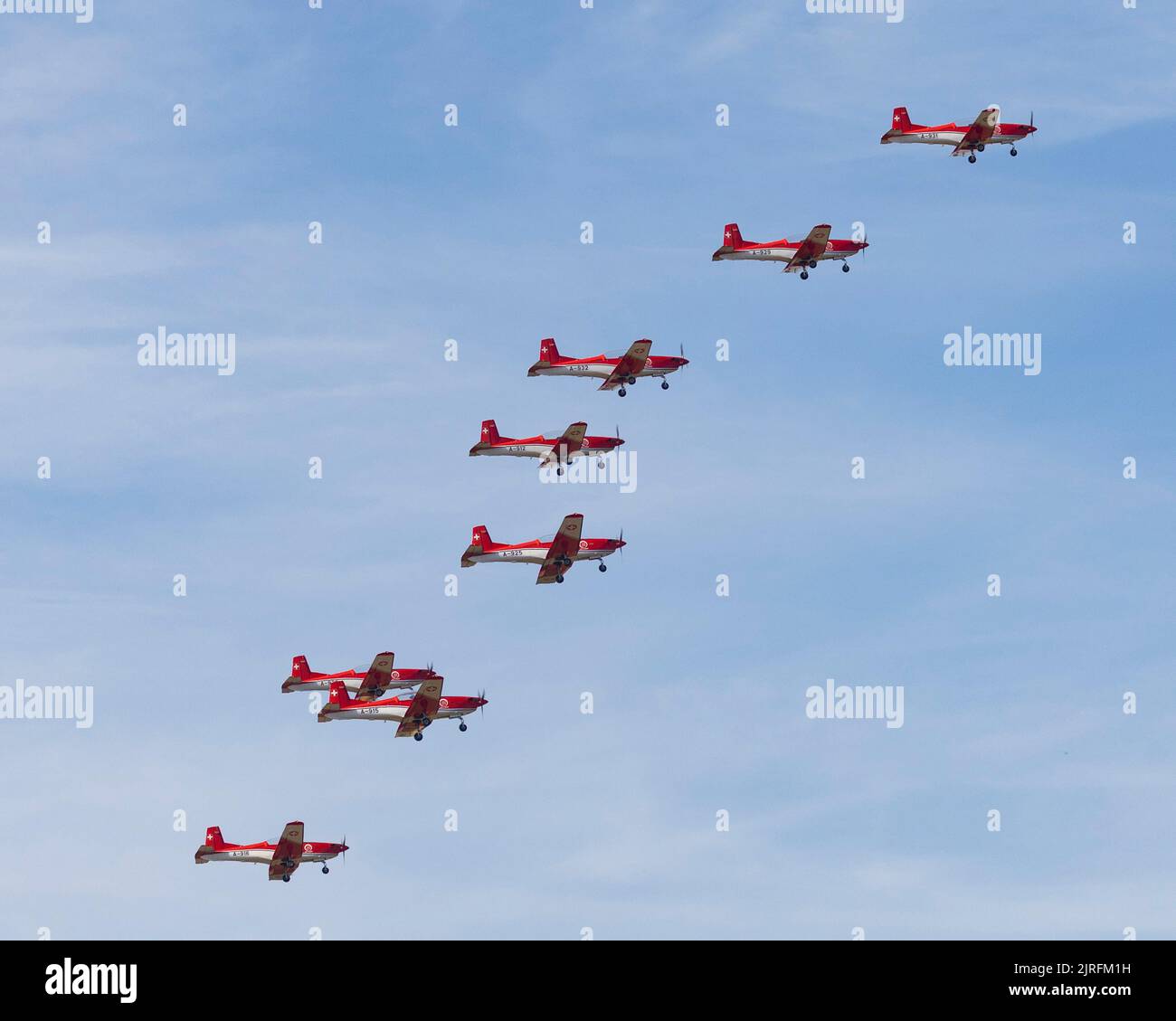 Les membres de l'équipe de la Force aérienne suisse PC-7 s'affichent au RIAT 2022 Banque D'Images