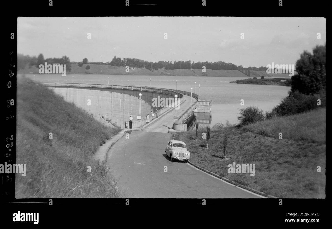 Karapiro, 24 décembre 1955, par Leslie Adkin. Banque D'Images