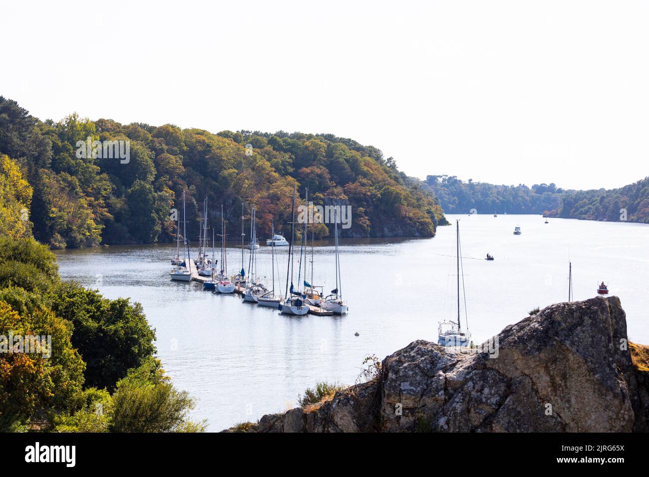 Baie de la Roche Bernard, voiliers et yachts, Bretagne France Banque D'Images