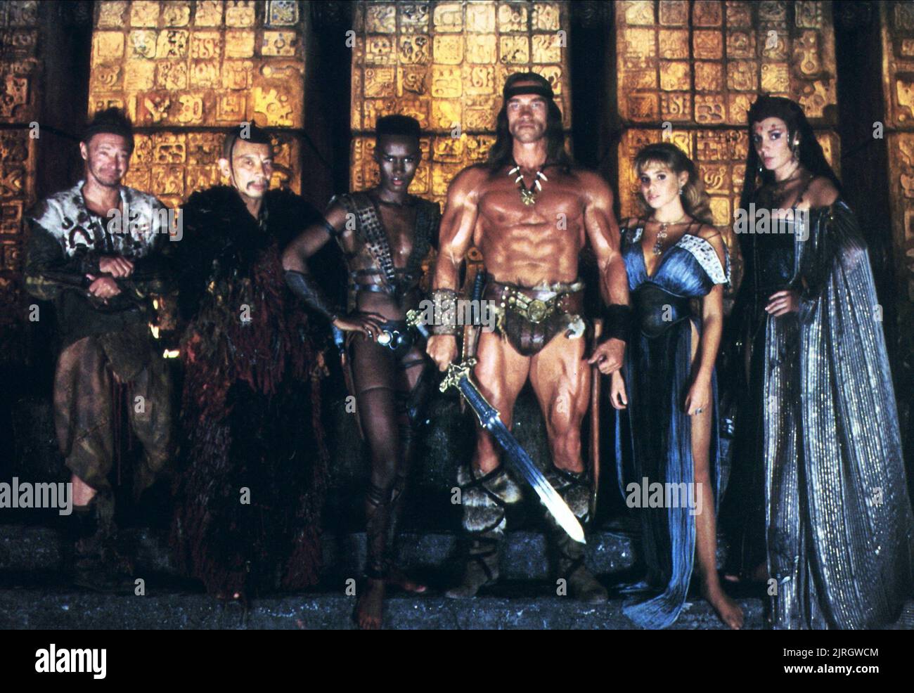 TRACEY WALTER, mako, Grace Jones, Arnold Schwarzenegger, OLIVIA D'ABO, SARAH DOUGLAS, CONAN LE DESTRUCTEUR, 1984 Banque D'Images