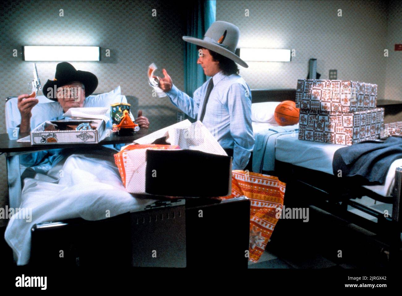 JOHN GIELGUD, DUDLEY MOORE, Arthur, 1981 Banque D'Images